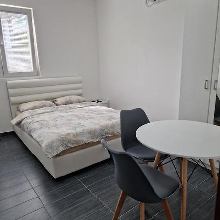 Apartman Tolosi 2 Apartman Podgorica Kültér fotó
